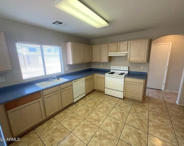 12718 W Willow Avenue - Photo Thumbnail 10