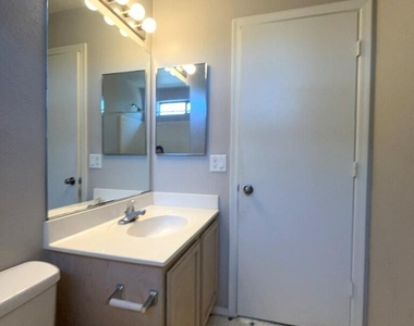 12718 W Willow Avenue - Photo Thumbnail 23
