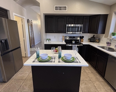 20919 N 38th Street - Photo Thumbnail 4