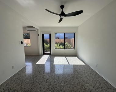 1117 Ne 17th - Photo Thumbnail 16