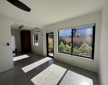 1117 Ne 17th - Photo Thumbnail 9