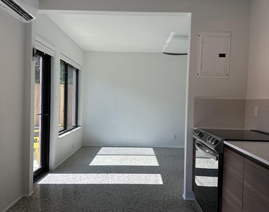 1117 Ne 17th - Photo Thumbnail 19