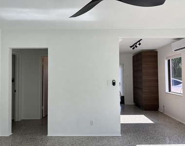 1117 Ne 17th - Photo Thumbnail 13