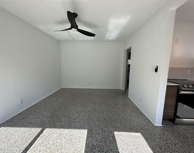 1117 Ne 17th - Photo Thumbnail 17
