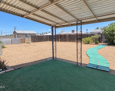 12811 N 111th Drive - Photo Thumbnail 2