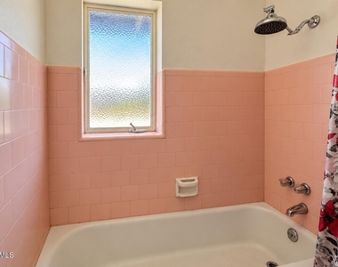 12811 N 111th Drive - Photo Thumbnail 5