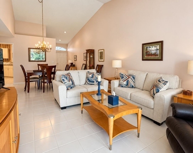 8942 Se Riverfront Terrace - Photo Thumbnail 2