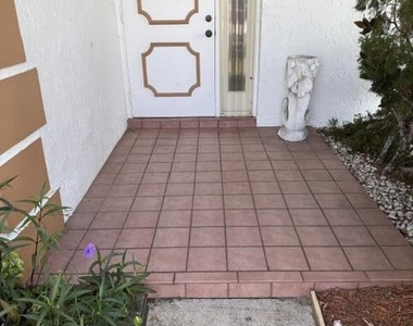 1225 S Lakes End Drive - Photo Thumbnail 2