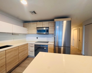 16385 Biscayne Boulevard - Photo Thumbnail 10