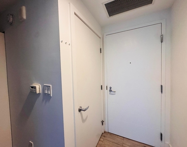 16385 Biscayne Boulevard - Photo Thumbnail 12