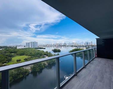 16385 Biscayne Boulevard - Photo Thumbnail 16