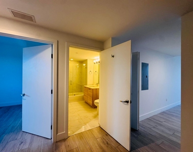16385 Biscayne Boulevard - Photo Thumbnail 21