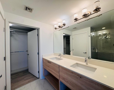 16385 Biscayne Boulevard - Photo Thumbnail 27
