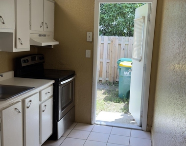 5630 Nw 15th Street - Photo Thumbnail 11