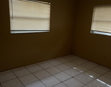 5630 Nw 15th Street - Photo Thumbnail 9