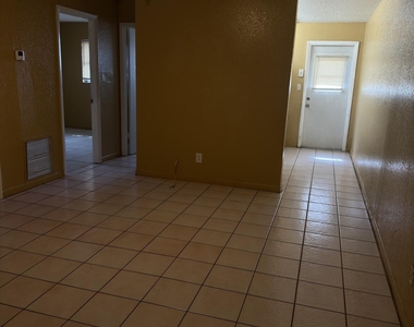 5630 Nw 15th Street - Photo Thumbnail 1