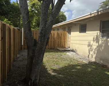 5630 Nw 15th Street - Photo Thumbnail 3