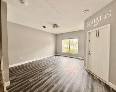236 Lake Monterey Circle - Photo Thumbnail 3