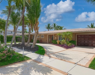 2810 Ne 48th Court - Photo Thumbnail 3