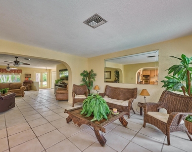 2810 Ne 48th Court - Photo Thumbnail 11