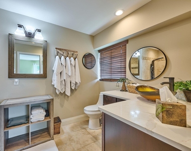 2810 Ne 48th Court - Photo Thumbnail 7