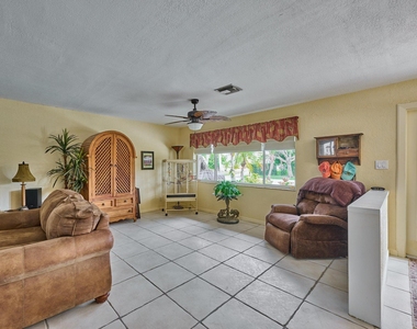 2810 Ne 48th Court - Photo Thumbnail 9