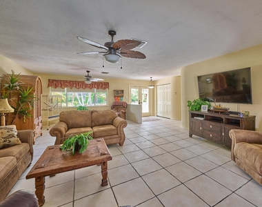 2810 Ne 48th Court - Photo Thumbnail 10