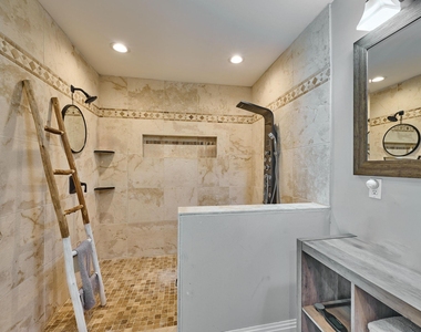 2810 Ne 48th Court - Photo Thumbnail 8