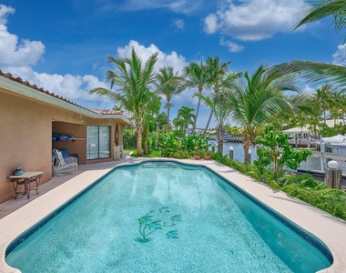 2810 Ne 48th Court - Photo Thumbnail 4