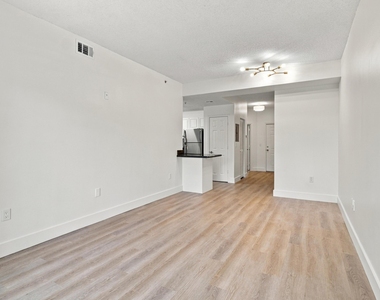 2020 Greenview Shores Boulevard - Photo Thumbnail 10