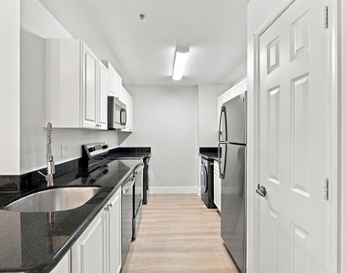 2020 Greenview Shores Boulevard - Photo Thumbnail 7