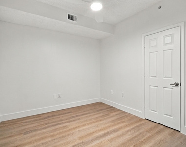 2020 Greenview Shores Boulevard - Photo Thumbnail 19