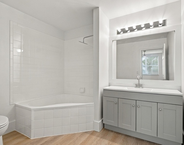 2020 Greenview Shores Boulevard - Photo Thumbnail 13