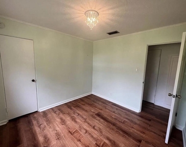 1903 Sw 3rd Avenue - Photo Thumbnail 13