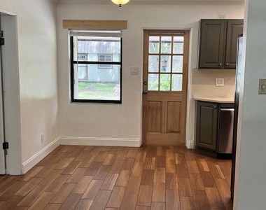 1903 Sw 3rd Avenue - Photo Thumbnail 8