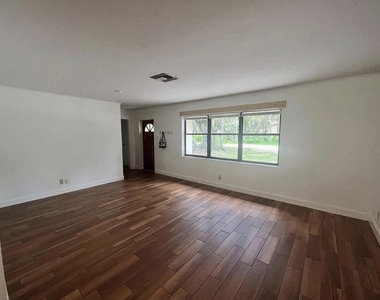 1903 Sw 3rd Avenue - Photo Thumbnail 6