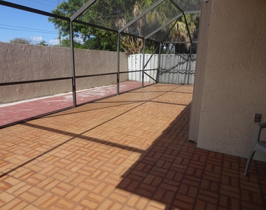 173 Executive Circle - Photo Thumbnail 4
