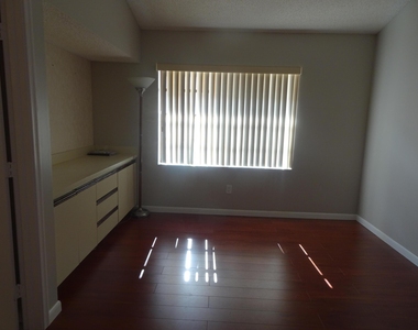 173 Executive Circle - Photo Thumbnail 11