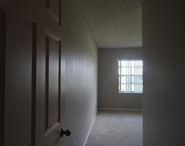 173 Executive Circle - Photo Thumbnail 30