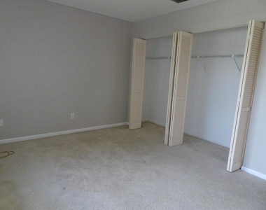 173 Executive Circle - Photo Thumbnail 32