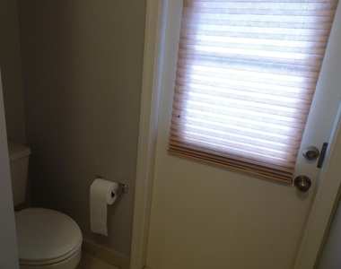 173 Executive Circle - Photo Thumbnail 25