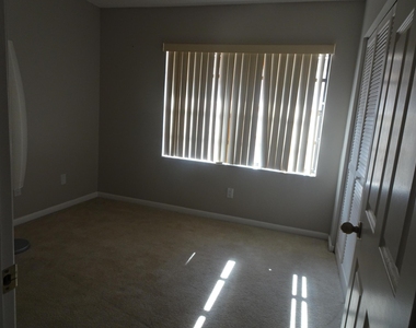 173 Executive Circle - Photo Thumbnail 28