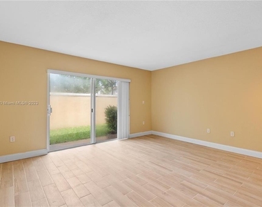 12845 Sw 30th Street - Photo Thumbnail 5