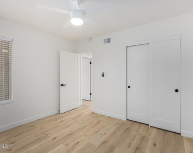 949 S Mcclintock Drive - Photo Thumbnail 21