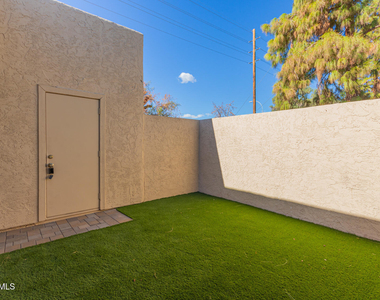 949 S Mcclintock Drive - Photo Thumbnail 3