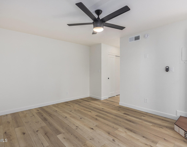 949 S Mcclintock Drive - Photo Thumbnail 13