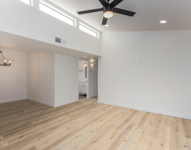 949 S Mcclintock Drive - Photo Thumbnail 5