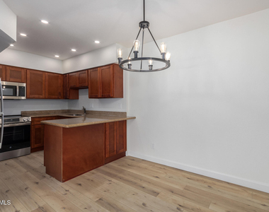 949 S Mcclintock Drive - Photo Thumbnail 11