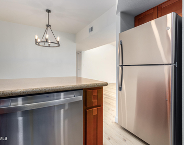 949 S Mcclintock Drive - Photo Thumbnail 10