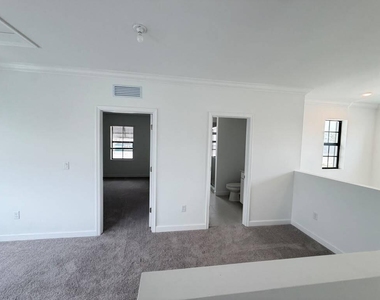 10676 Nw Wilgrove Lane - Photo Thumbnail 3